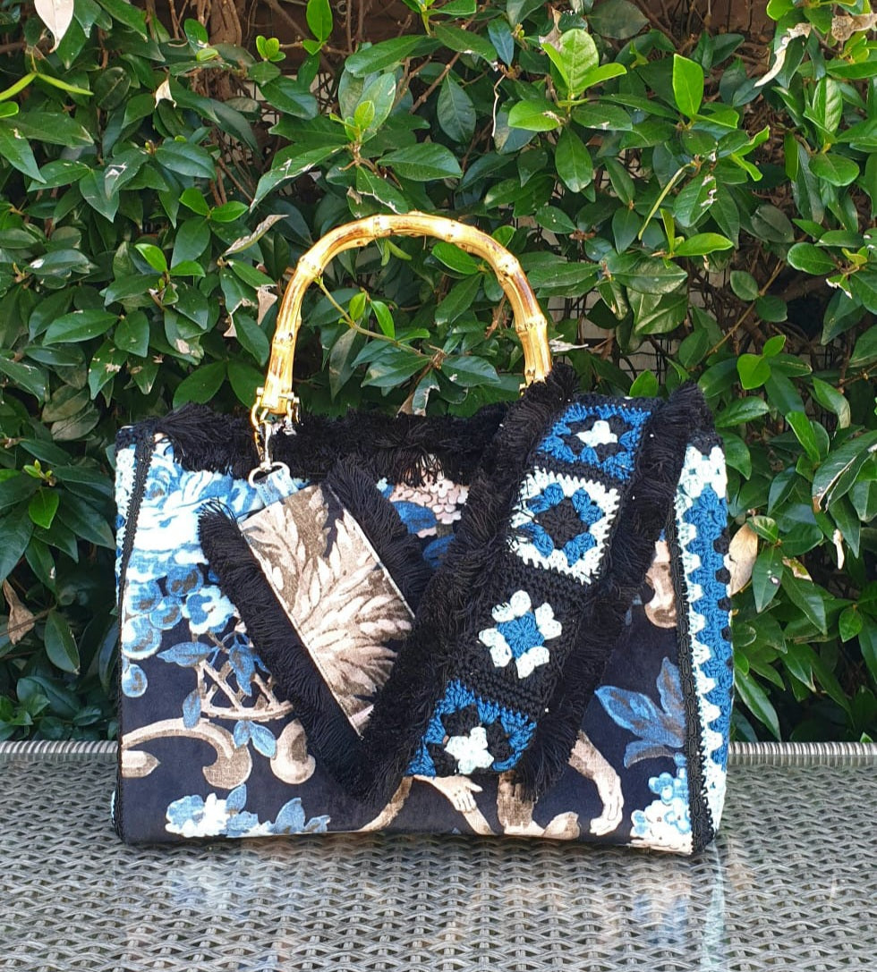 BORSA CROCHET CON TRACOLLA NERO BLU